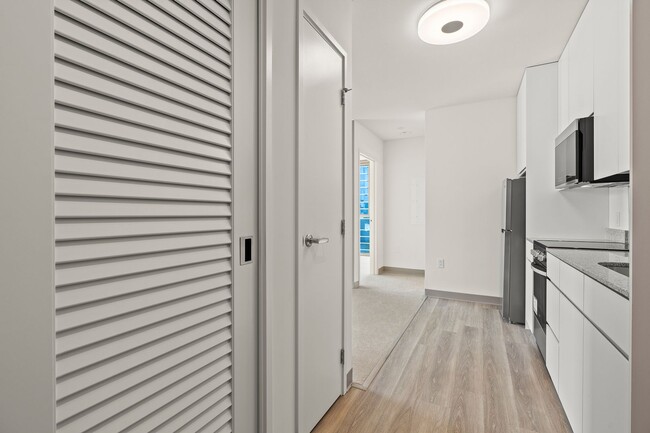 Foto del edificio - Brand New 2-bedroom, 1-bathroom at The Fla...