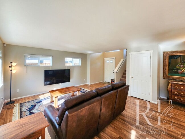 Building Photo - Spacious Silverdale Home with Large Fenced...