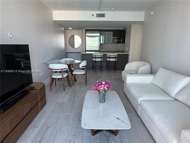 Foto del edificio - 500 Brickell Ave