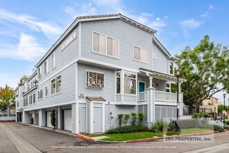 Building Photo - 581 N Pageant Dr