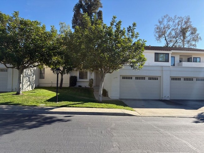 Foto del edificio - Remodeled Poway Townhome