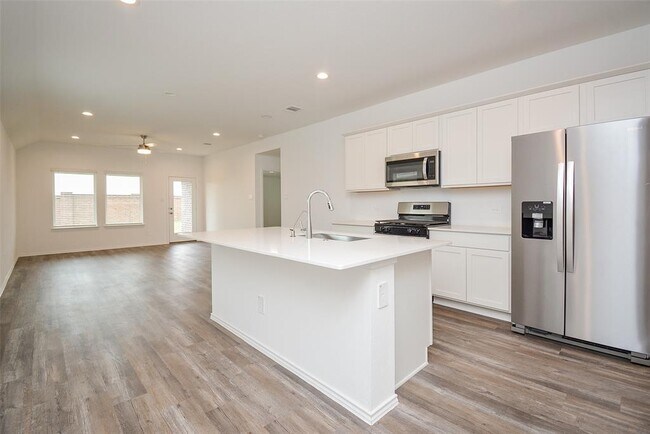 Building Photo - 5068 Sunny Ray Dr