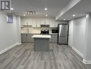 Building Photo - 16 Elsinore St