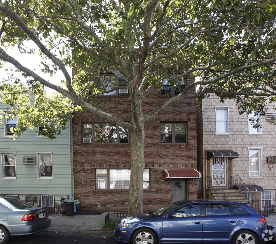 Building Photo - 36 Skillman Ave