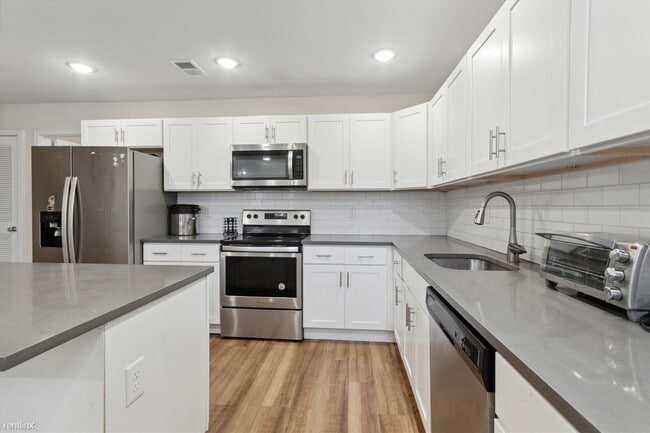 Building Photo - 5 br, 5 bath Duplex - 1519 N Sydenham St U...