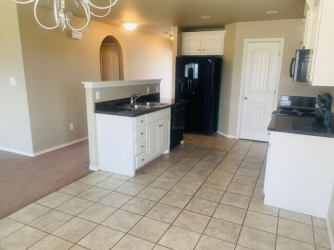 Foto del edificio - 4 bedroom 2 bath 2 car garage - Frenship ISD