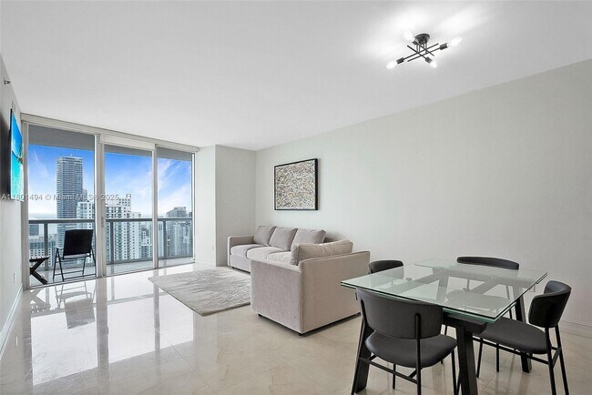 Building Photo - 495 Brickell Ave