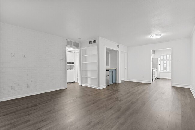 Foto del edificio - 2350 Bering Dr