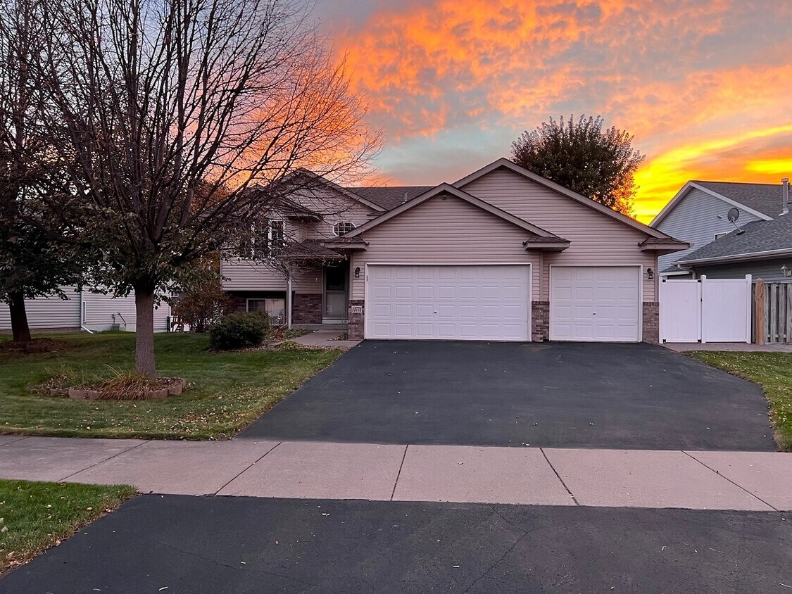 10778 Able St NE, Blaine, MN 55434 House for Rent in Blaine, MN