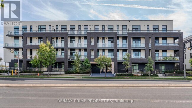 Photo du bâtiment - 1709 Bur Oak Ave