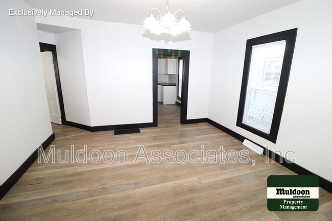 Building Photo - 1037 Pine St