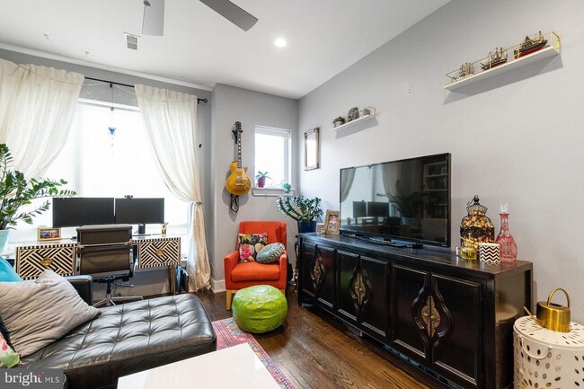 Photo - Spacious 2-Bedroom Apartment with Private ...