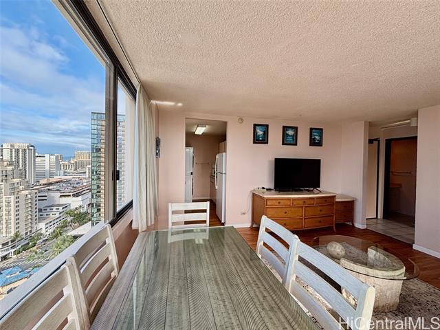 Building Photo - 2410 Cleghorn St