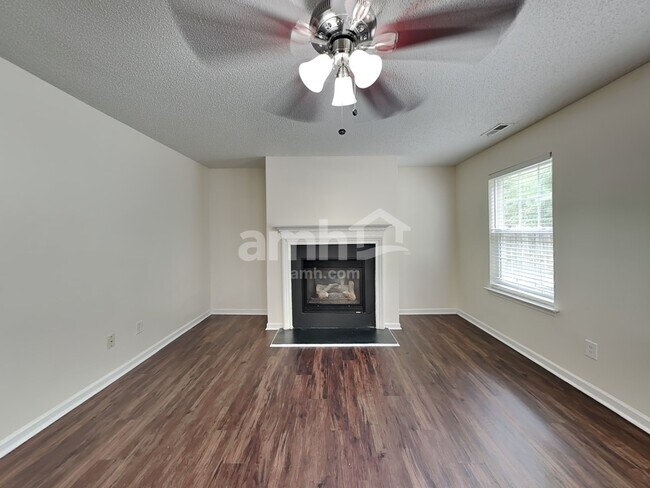 Foto del edificio - 4104 Hunters Trail Dr