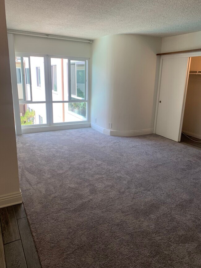 Foto del edificio - 915 Ocean Ave