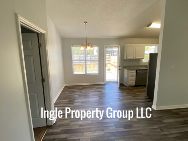 Building Photo - 101 Pear Tree Ln