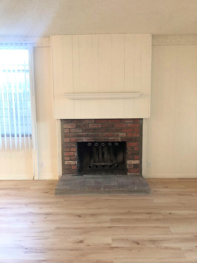 Building Photo - 19239 Northam E St