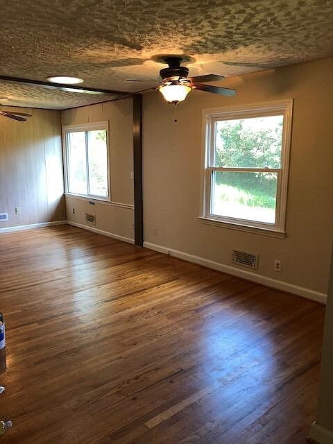 Foto del edificio - 3300 Avent Ferry Rd