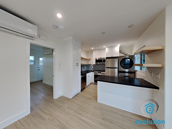Foto del edificio - 3831-3835 3rd Avenue - 3835 3rd Ave Apt 6