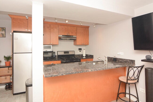 Foto del edificio - 1719 W Barry Ave