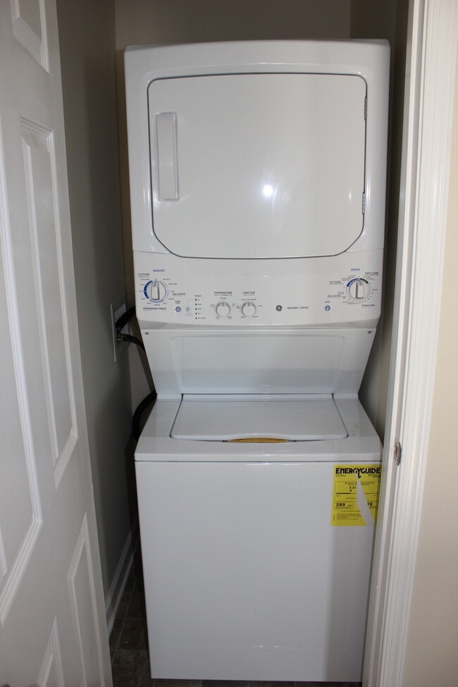 Building Photo - ****$500 OFF FIRST MONTHS RENT****3 Bedroo...