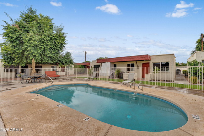 Building Photo - 3626 N 37th St