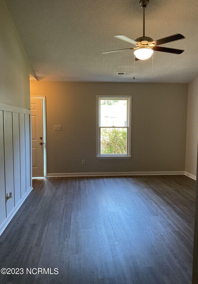 133 Corey Cir, Jacksonville, NC 28546 Townhome Rentals in