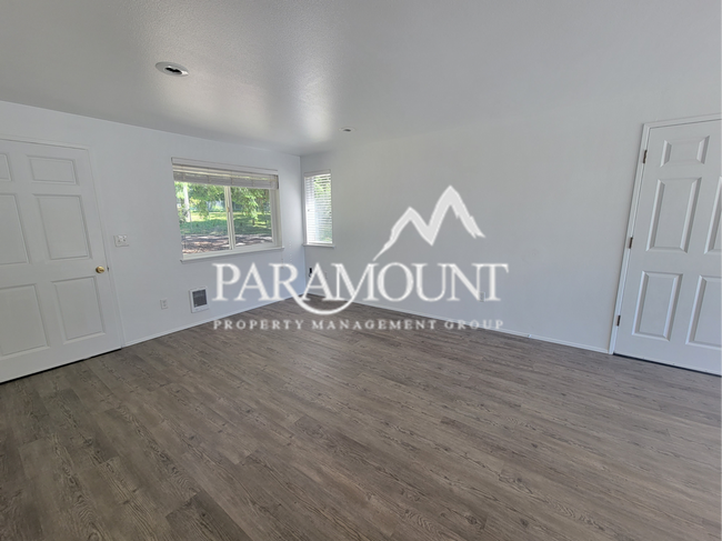Building Photo - Tucked Away REMODELED 2 Bedroom in Gig Harbor