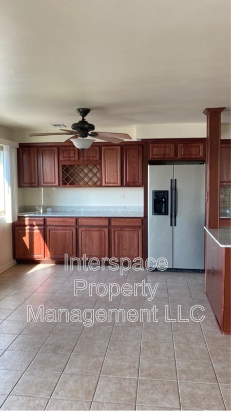 Building Photo - 9937 S Cicero Ave