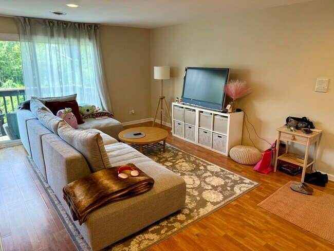 Foto del edificio - 835 Waterview Cir