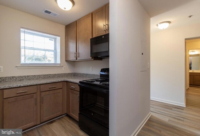 Photo - 4109 Applegate Ct House