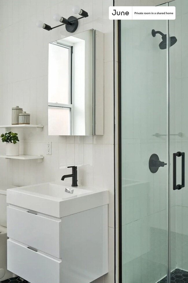 Foto del edificio - Room in Shared 4.0 bed/2 bath home