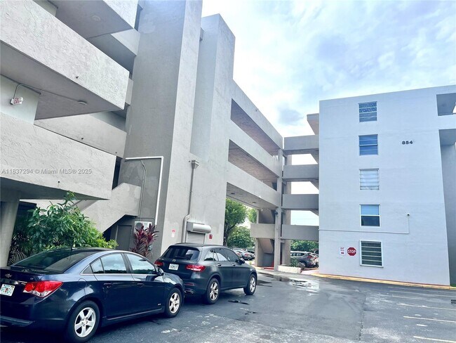 Foto del edificio - 854 NW 87th Ave