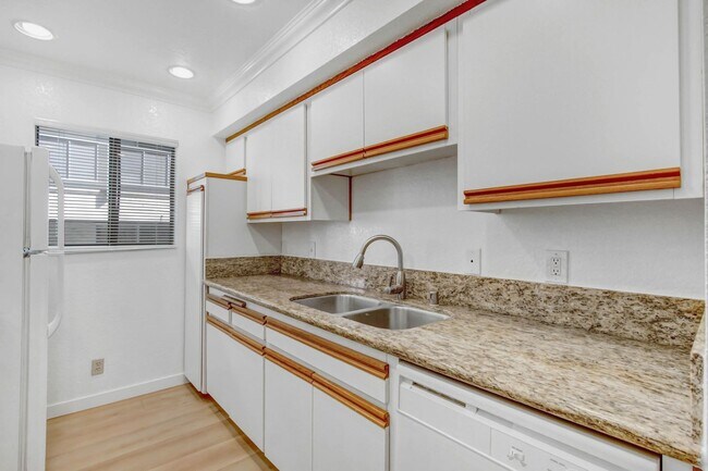 Foto del edificio - 10604 Wilkins Ave in Westwood
