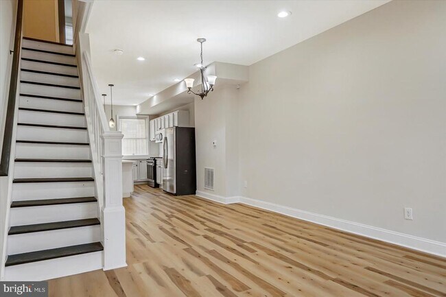 Foto del edificio - 705 N Milton Ave