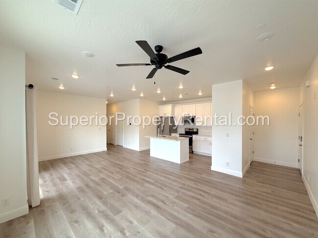Building Photo - 5801 S Garnet Dr