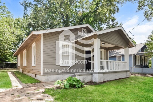 Foto del edificio - 2140 Winona Ave