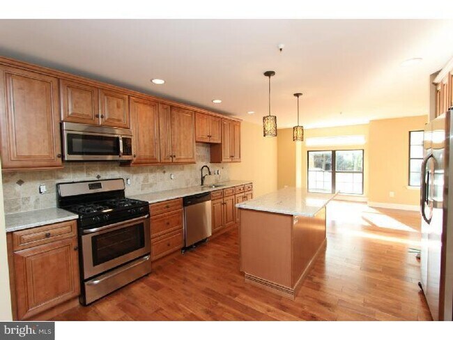 Building Photo - 1508 Conifer Dr
