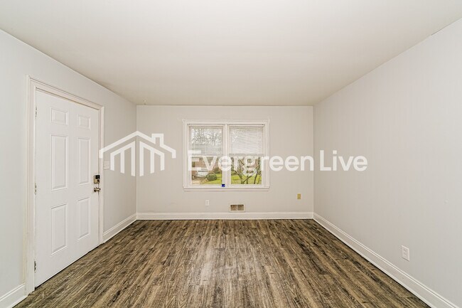 Foto del edificio - 113 Lawson Dr