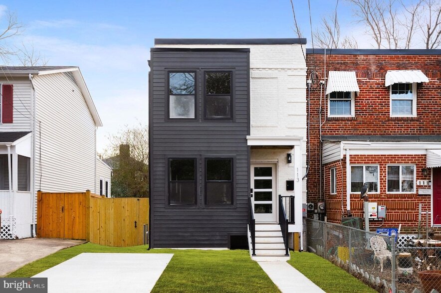 Photo - 113 Clifford Avenue Unit