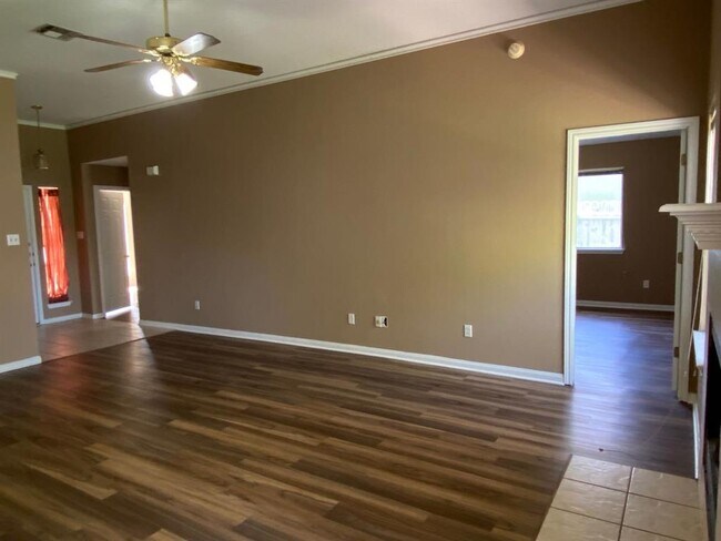 Foto del edificio - 146 Meadowlark Cir