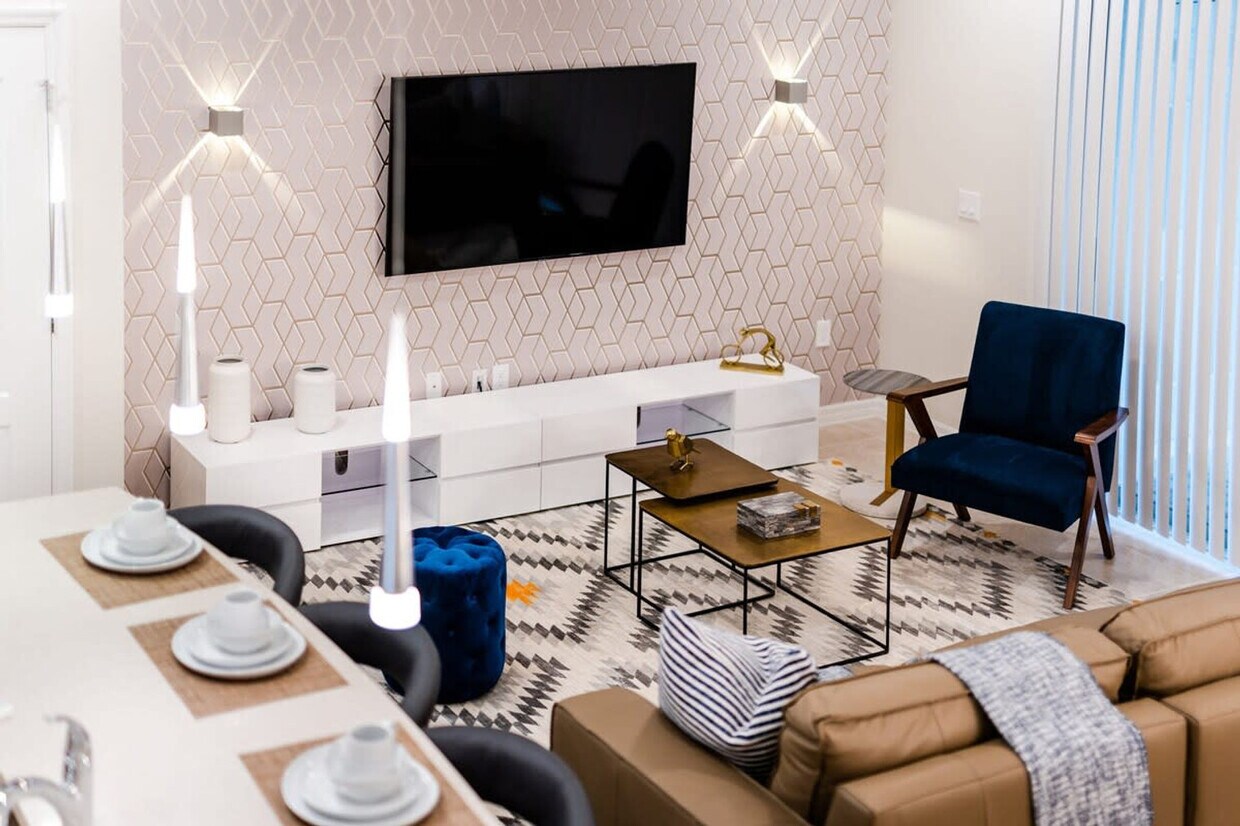 Foto principal - 2422 Dubai St