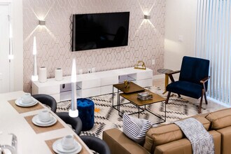 Building Photo - 2422 Dubai St