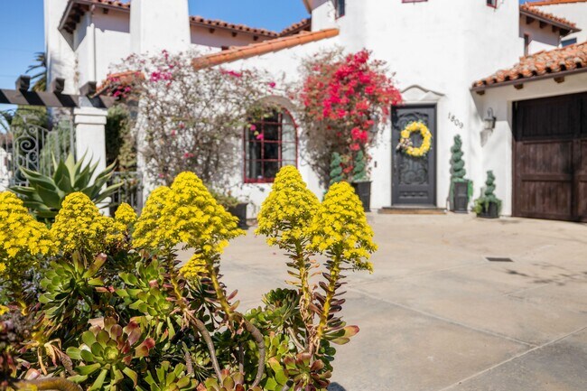 Foto del edificio - 1809 Palos Verdes Dr W