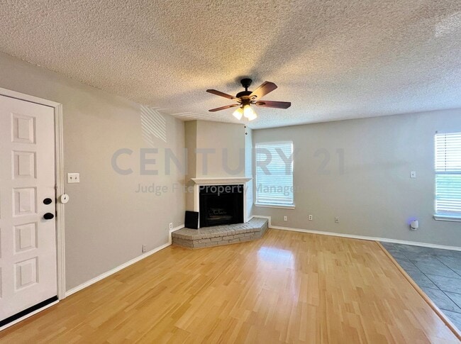 Photo - 104 Woodie Way Unit C House