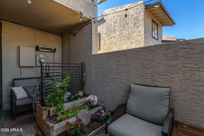 Building Photo - 2232 W Lindner Ave