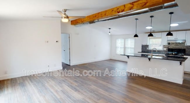 Foto del edificio - 70 Woodscape Dr