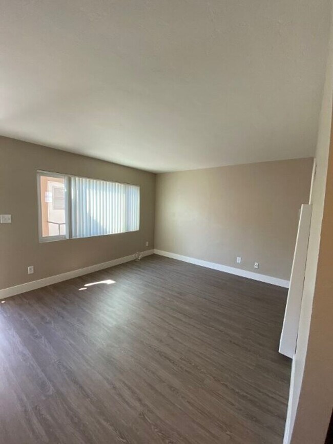 Foto del edificio - 4483 1/2 48th St