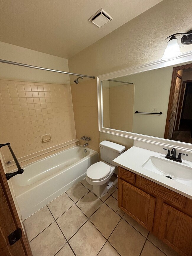 Foto del edificio - 1206 Firefly Cir