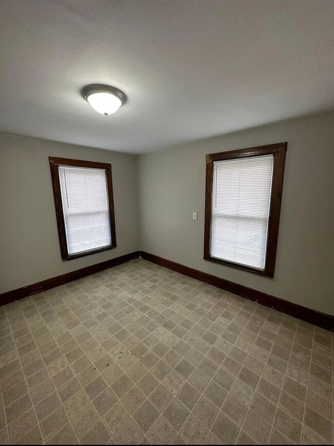 Foto del edificio - 605 N Detroit St